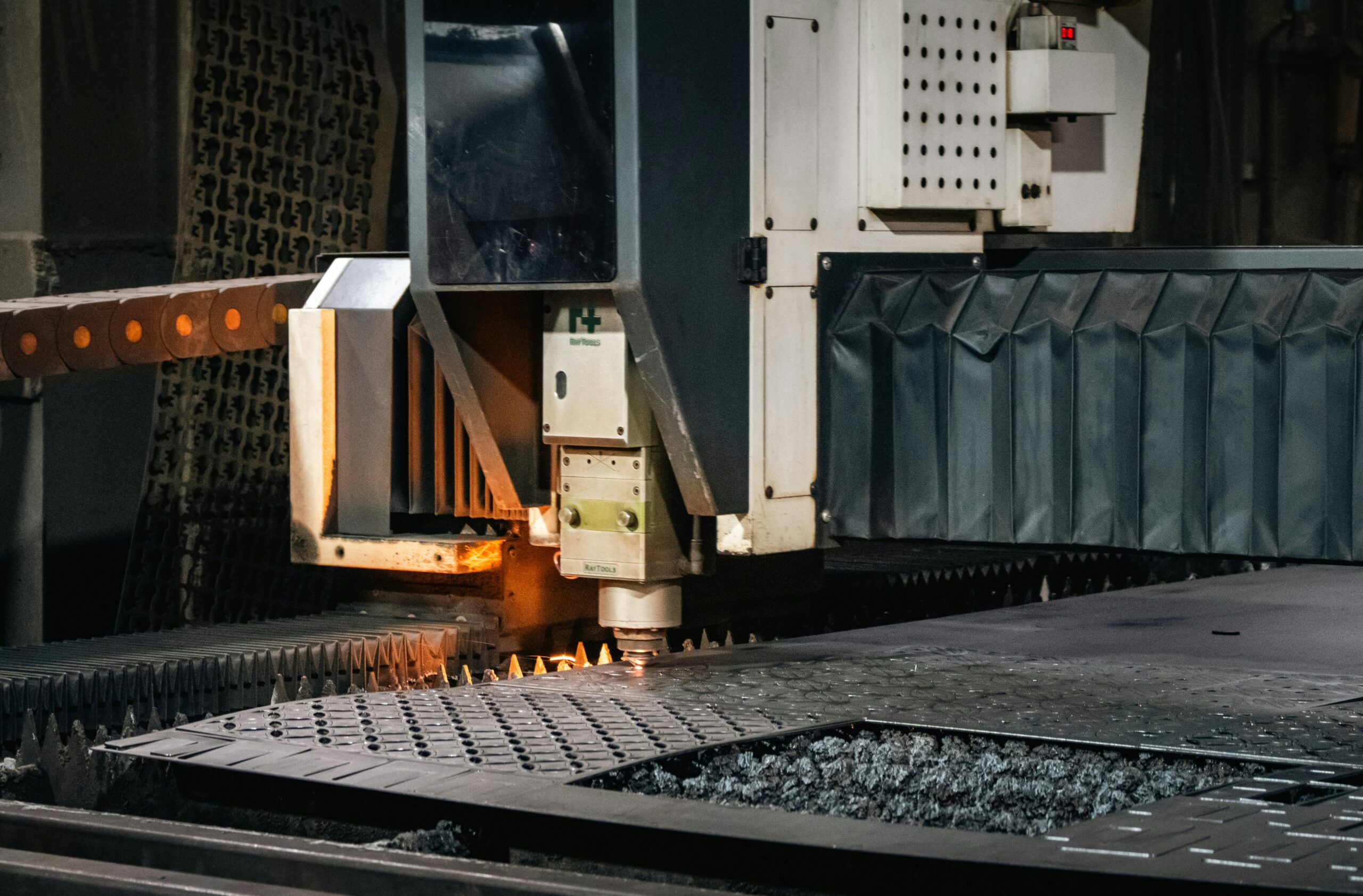 Blachy ze stali nierdzewnej – materiał o szerokim spektrum zastosowań